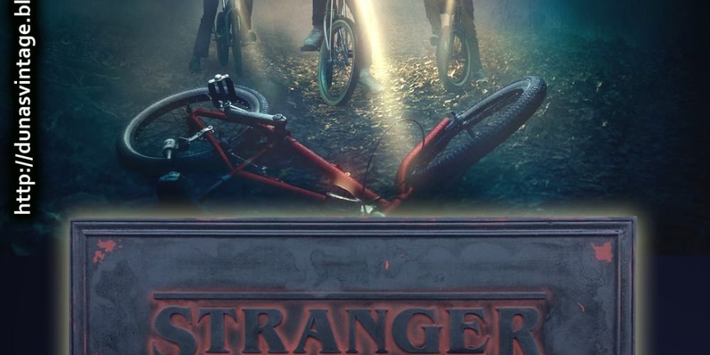 Cartel STRANGER THINGS, Tamaño 1080x490mm Duna´s Vintage.
