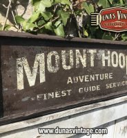 Cartel de Madera MOUNT HOOD ADVENTURE.