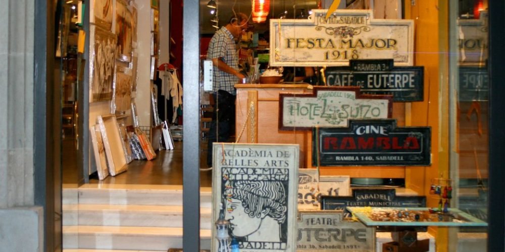 ESCAPARATE TIENDA ESTRIPA´M EN SABADELL