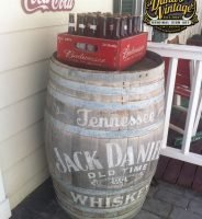 Barrica personalizada de Jack Daniel´s y caja de Budweiser