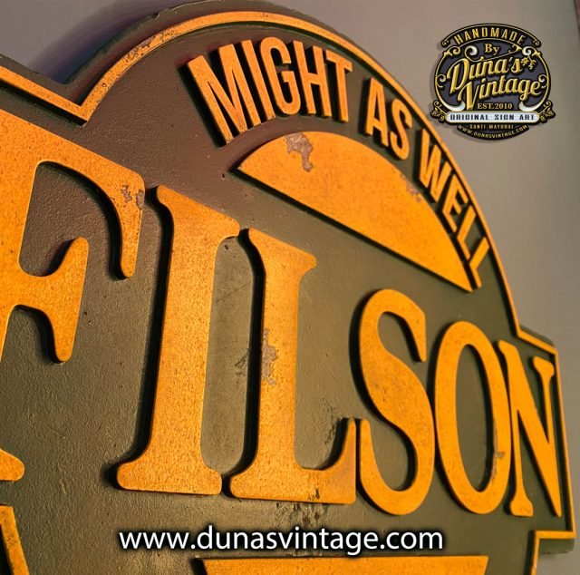 Cartel de madera tipo placa, de la marca FILSON