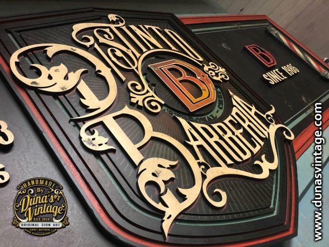 Cartel Distinto Barberia.