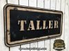Cartel de Madera en Relieve TALLER