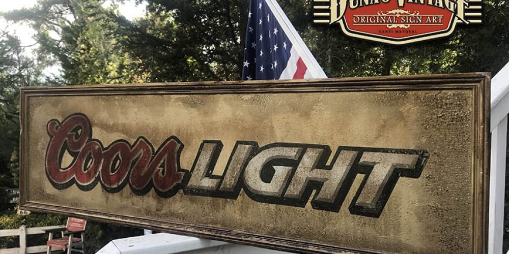 Cartel de Madera CoorsLight Gold tamaño 1200x360mm.