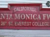 CARTEL DE MADERA SANTA MONICA FWY