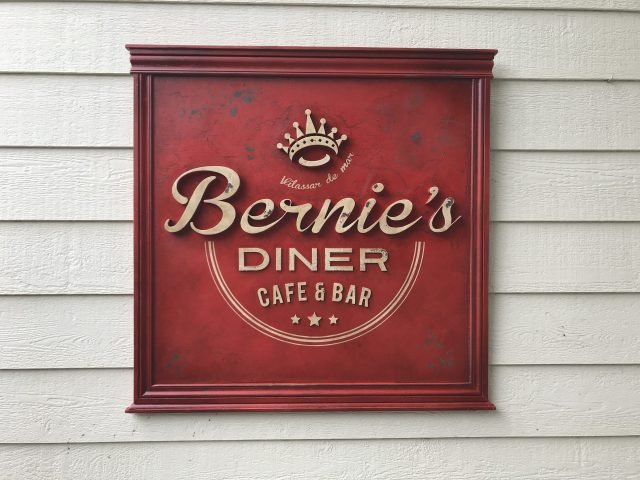 Cartel Bernie´s Diner Vilassar de Mar BCN