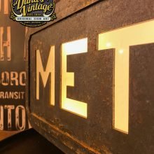 Caja de luz Metro Urquinaona – Estilo Retro Industrial, Duna´s Vintage