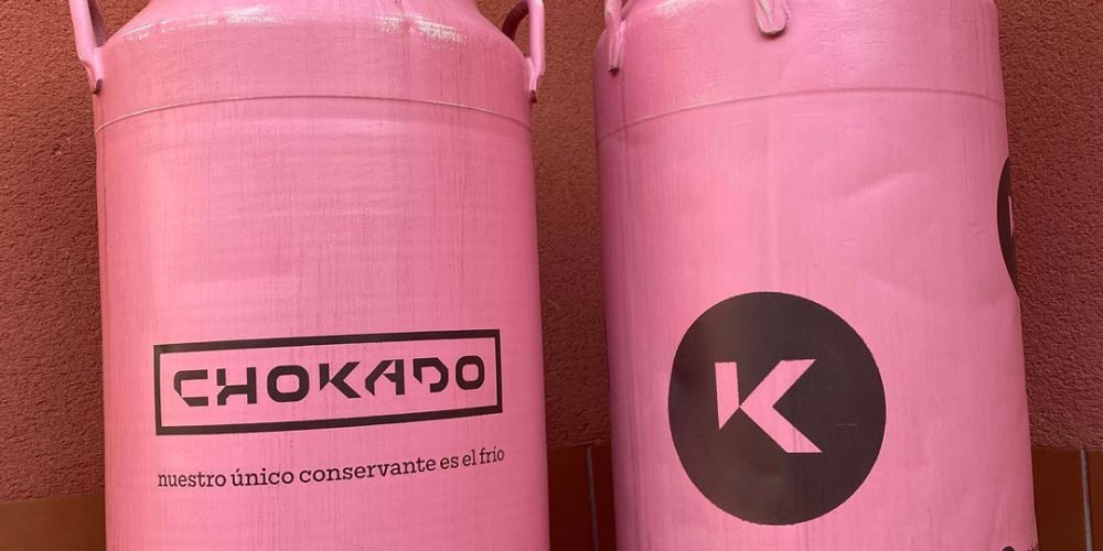 Lecheras personalizadas de 40L. CHOKADO