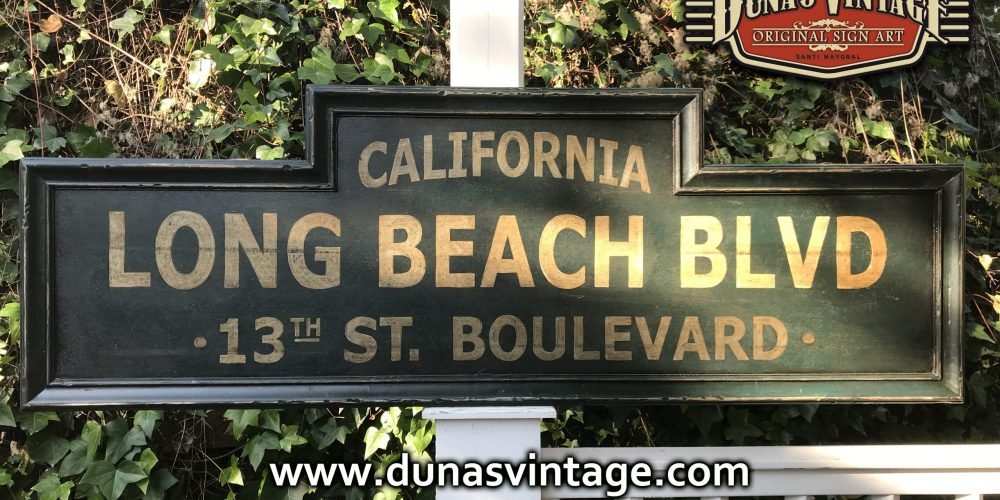 Cartel de Madera LONG BEACH BLVD, California.