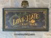 Cartel de Madera LOVE & HATE.