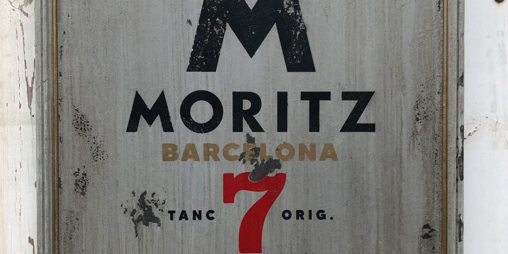 Cartel de Madera Moritz 7 Barcelona