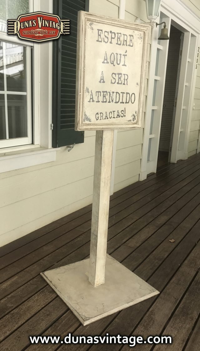 Cartel de Madera Totem para el KIOSKO