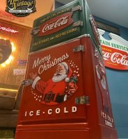 ¿Os gusta esta nevera restaurada y personalizada de Coca-Cola?